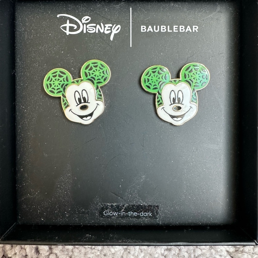 Disney x Baublebar Mickey
Mouse Spiderweb
Halloween earrings - Picture 1 of 2